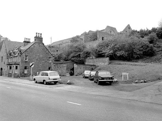 Zoom in 05 Dingwall Work