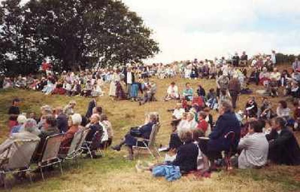 Zoom in Interdenominational communion service 1991.