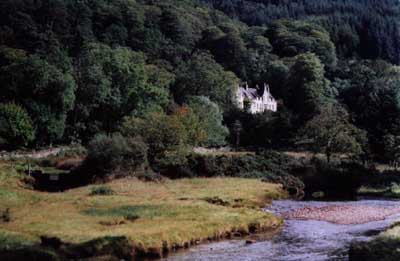 Zoom in Flowerdale Glen and House