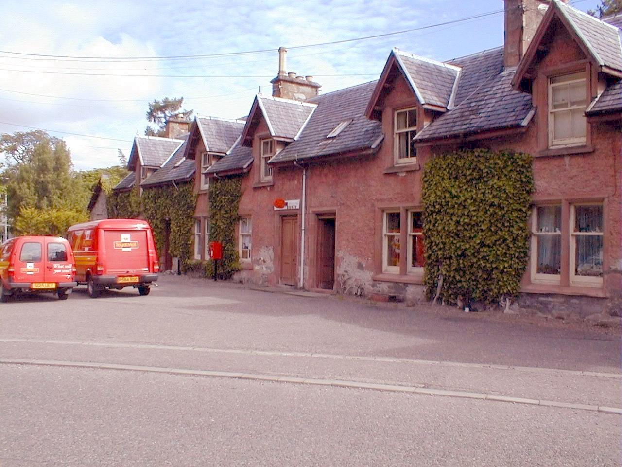 Zoom in Garve Post Office