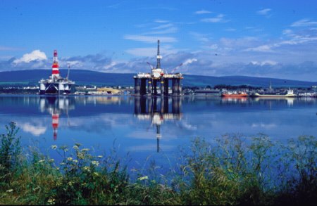 Zoom in Rig Servicing