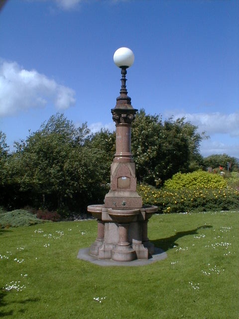 Former fountain at the West Entrance to the Town