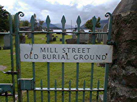 Zoom in Mill Street old burial ground entrance