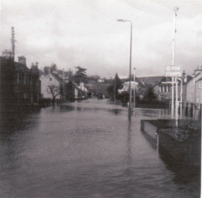 Zoom in Scene opposite Church, still on Conon High Street - photo 4