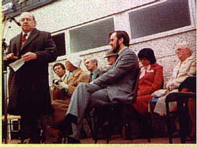 Zoom in George Murdoch (on the left)