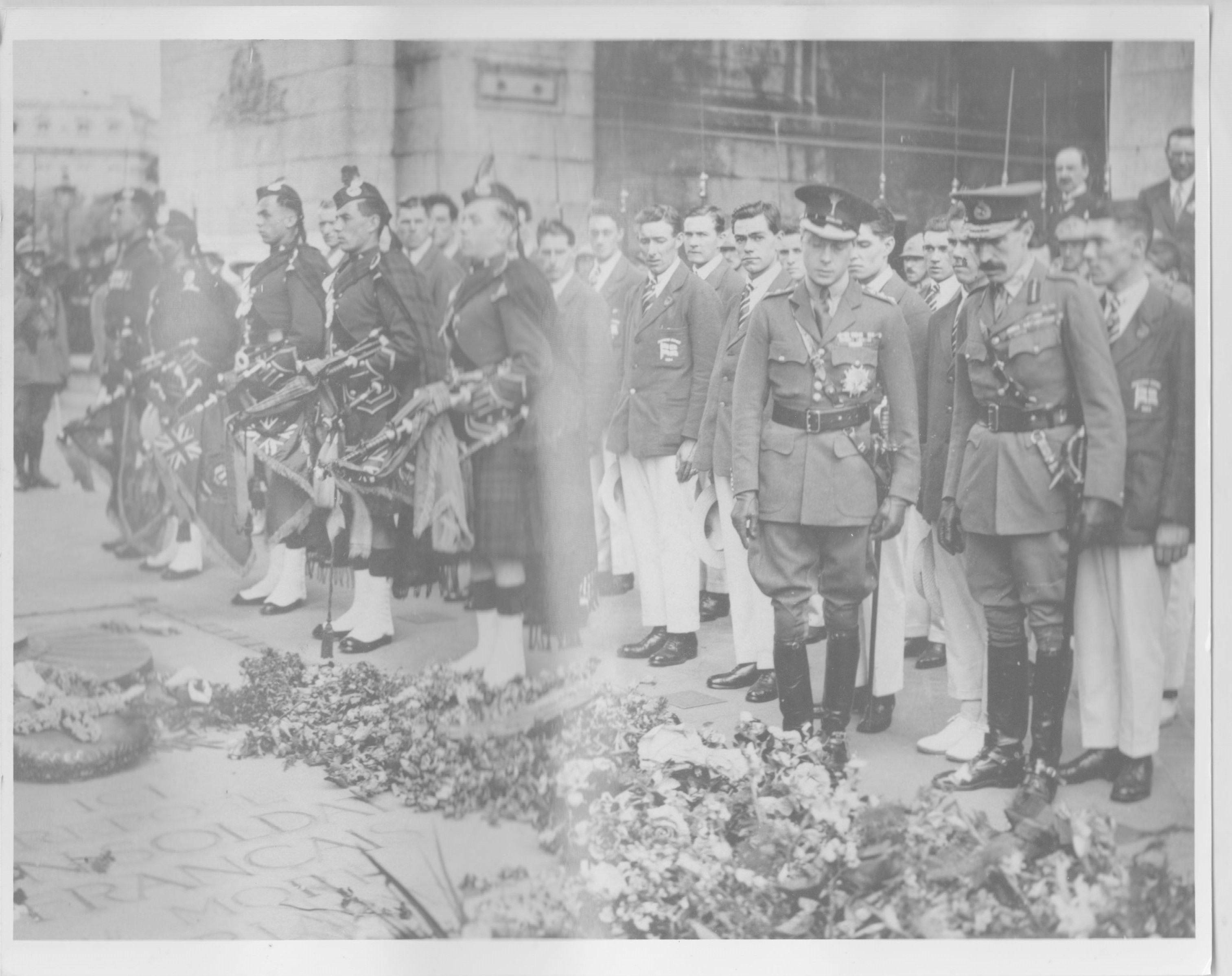 Zoom in Angus Mackenzie of Maryburgh, piper