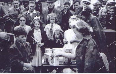 Maryburgh residents visit on coronation of Queen Elizabeth in 1953
