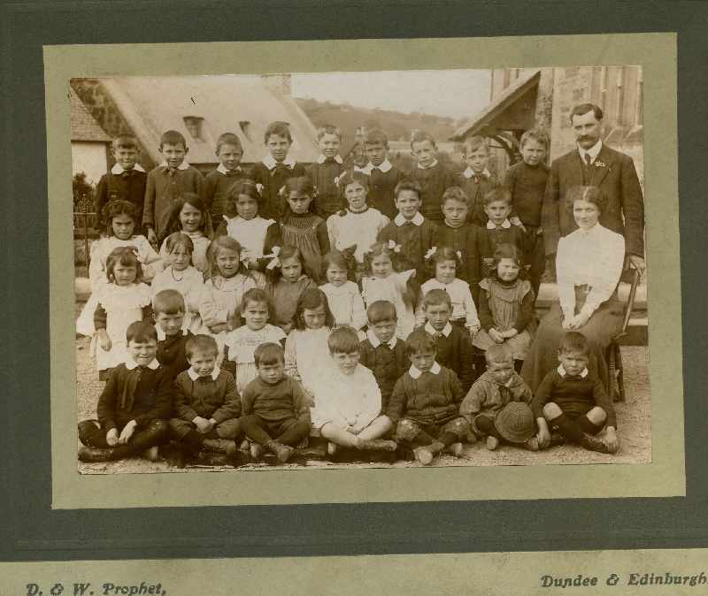 Zoom in Maryburgh Primary School 1912