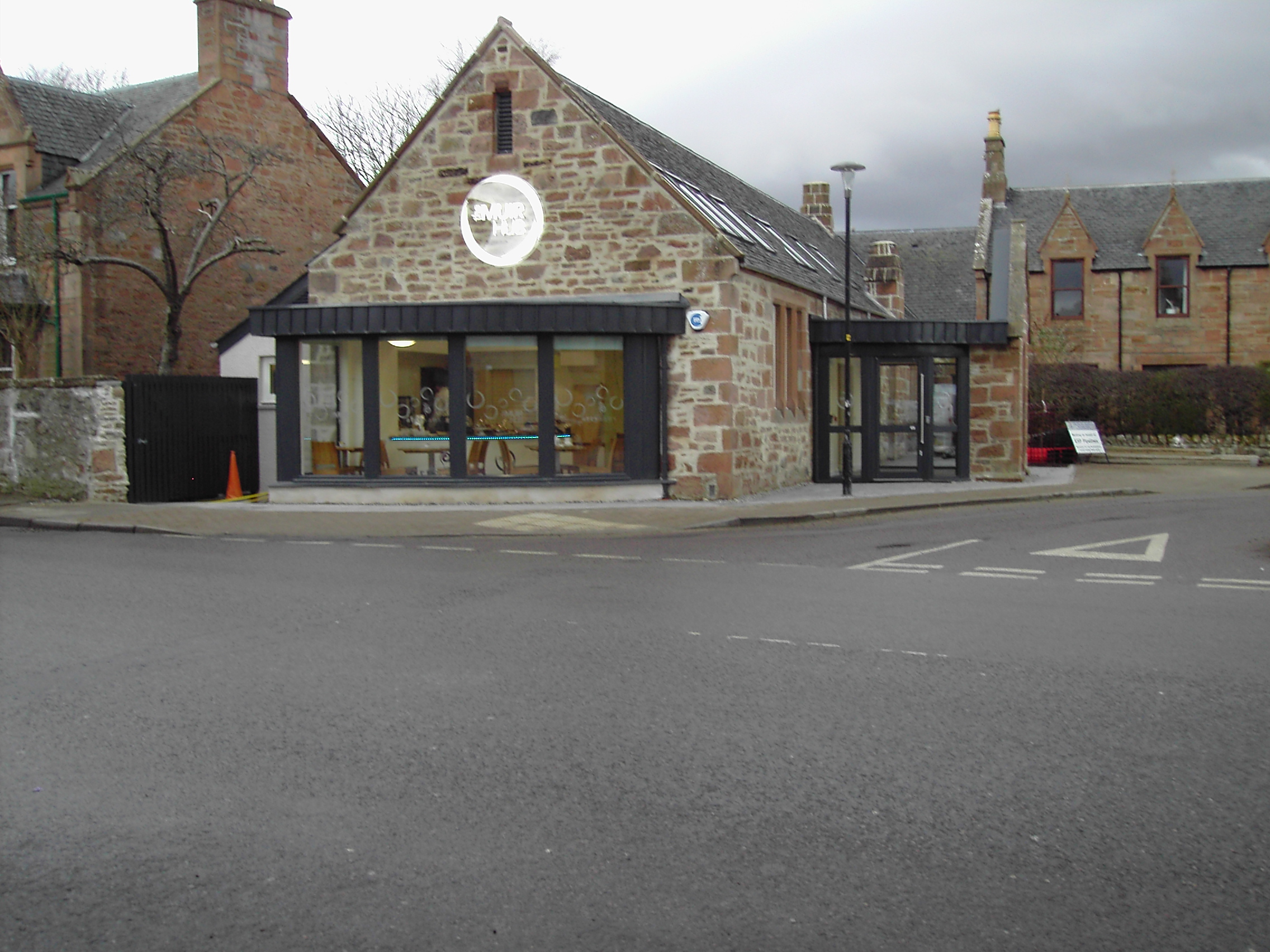 Zoom in 02 And a view from across the road.