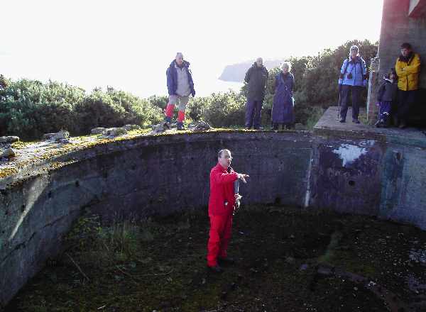 Zoom in Allan Kilpatrick of RCAHMS in the pit of the second large gun emplacement (2008)