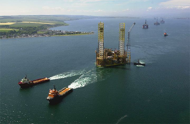 Zoom in Cromarty on the left.