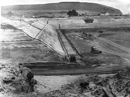 Zoom in 07 Construction continutes