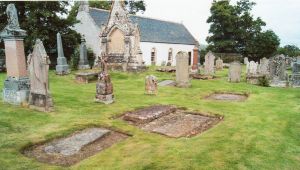 Zoom in Kincardine Old Church and graveyard
