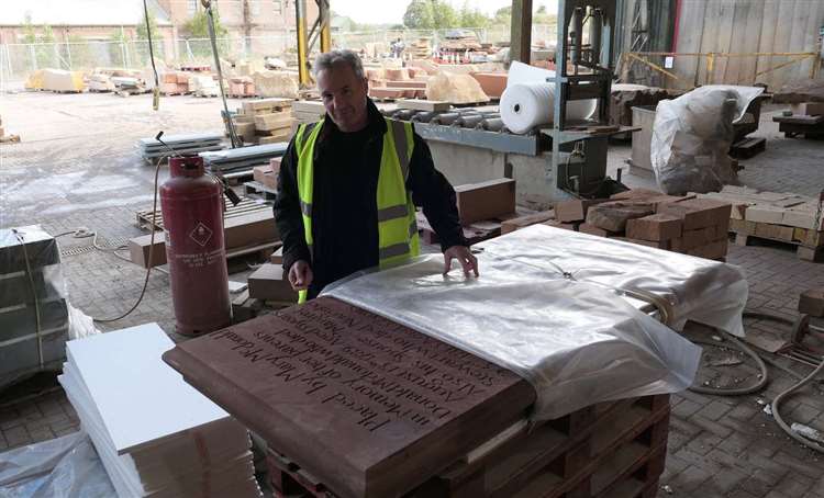 Zoom in David Lindsay