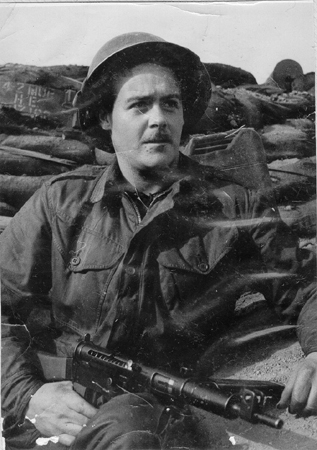 Zoom in Kenny Stewart