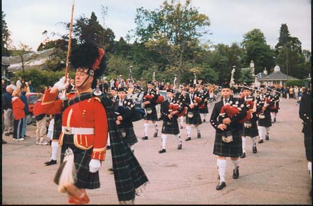 Zoom in Strathpeffer and District Pipe Band