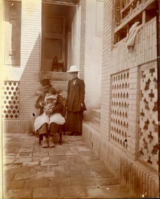Dr Elizabeth Ross at work in Persia(?) 1911
