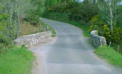 Zoom in Quebec Bridge from the south side
