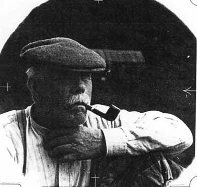 Zoom in John 'Rudd' Mackenzie.
