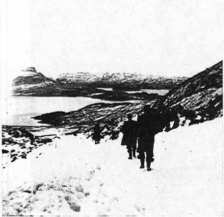 Zoom in Winter Walk on the Banca Mor