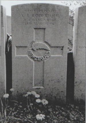 Roderique Avon John, Pte, grave