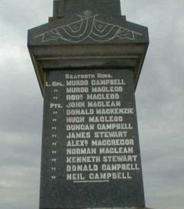 Zoom in Achiltibuie War Memorial