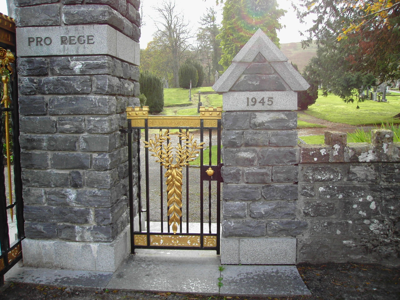 Zoom in Fodderty War Memorial - following refurbishment