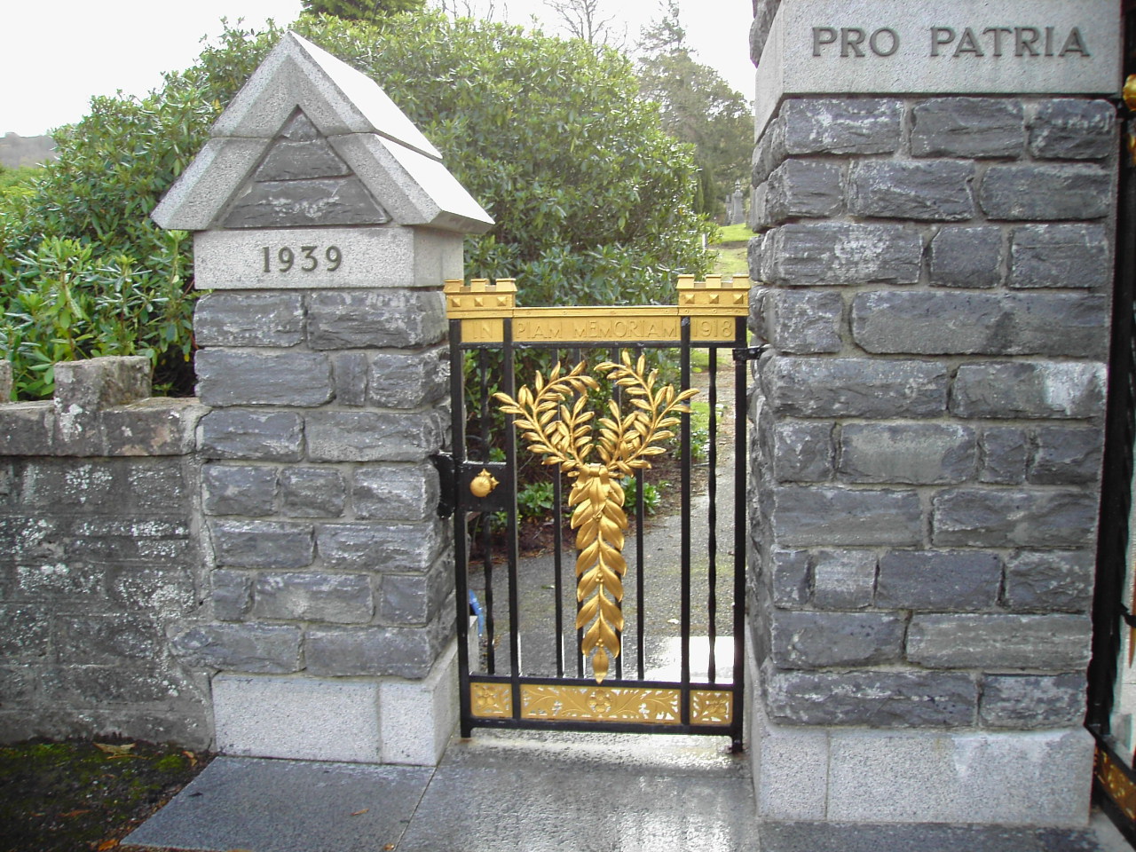 Zoom in Fodderty War Memorial - following refurbishment