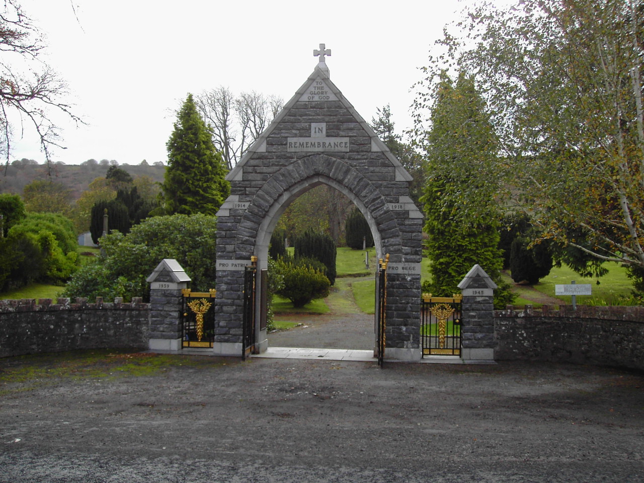 Zoom in Fodderty War Memorial - following refurbishment