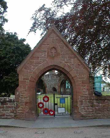 Zoom in Fortrose War Memorial Gate