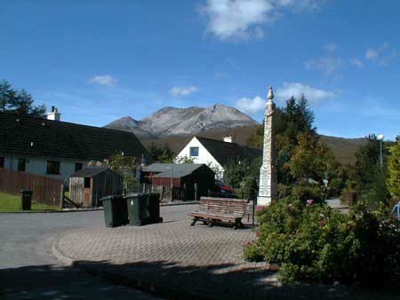 Zoom in Kinlochewe War Memorial