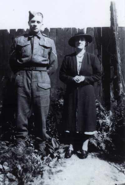 Skinner James Ross, Gunner, and his mother Skinner James Ross, Gunner, and his mother