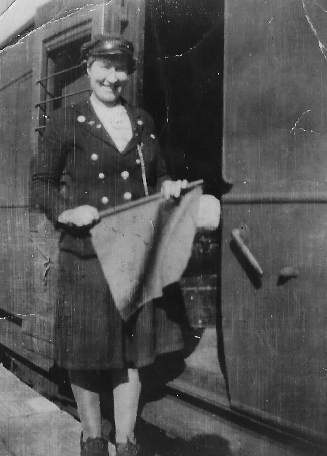 Zoom in Isa Macdonald Gibson