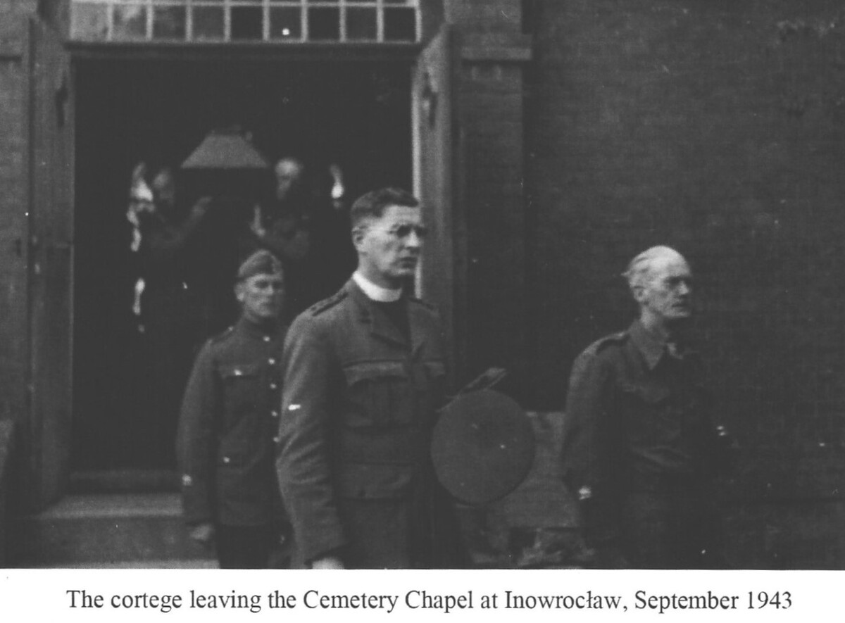 Zoom in Minister at Joe Wood Gibson's funeral