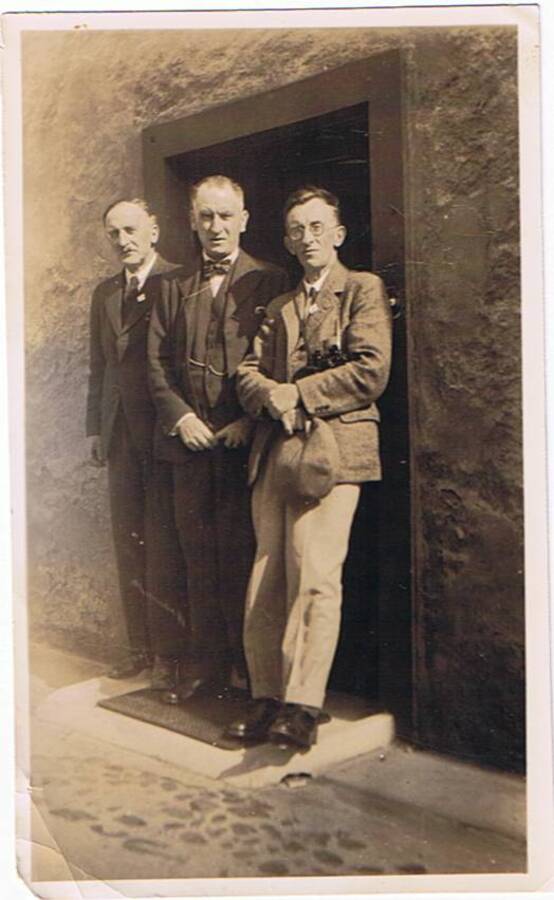 Zoom in MacKenzie Brothers