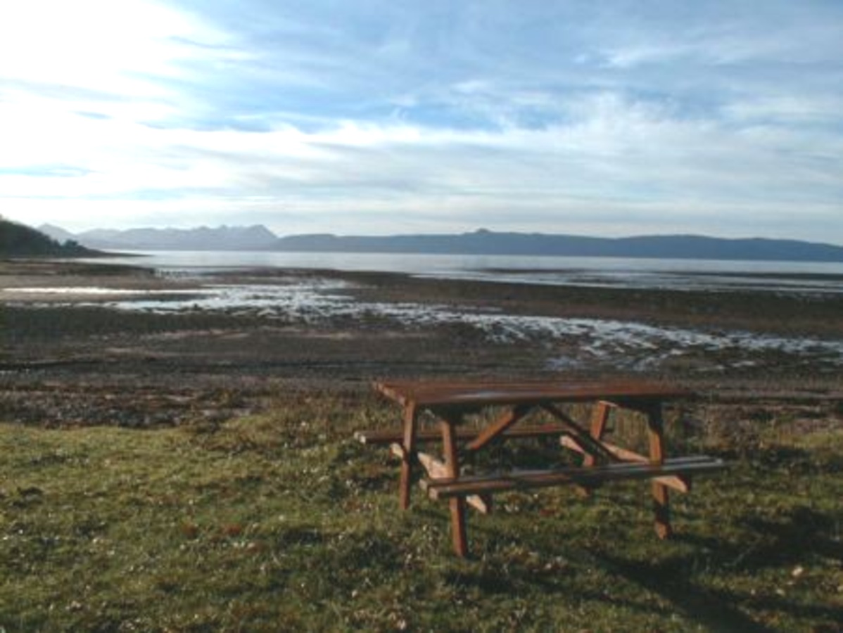 Zoom in Picnic area