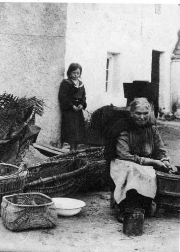 Zoom in Gordon's Lane, Cromarty