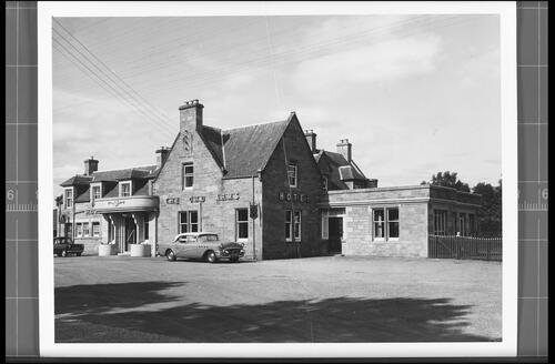 Zoom in Ord Arms Hotel 1957