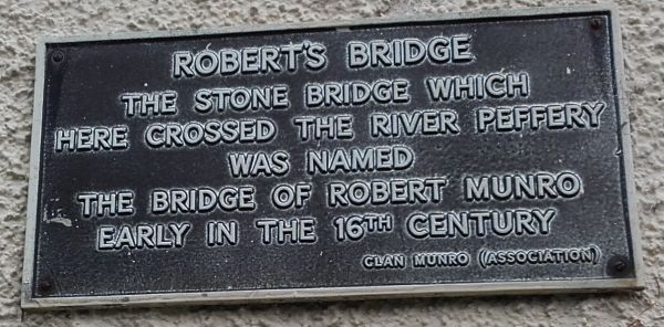 Zoom in 01 James' Bridge' Dingwall