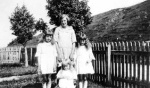 Florence, Marion, Evelyn, Jean in the garden at Lower Bayfield, c.1930s.